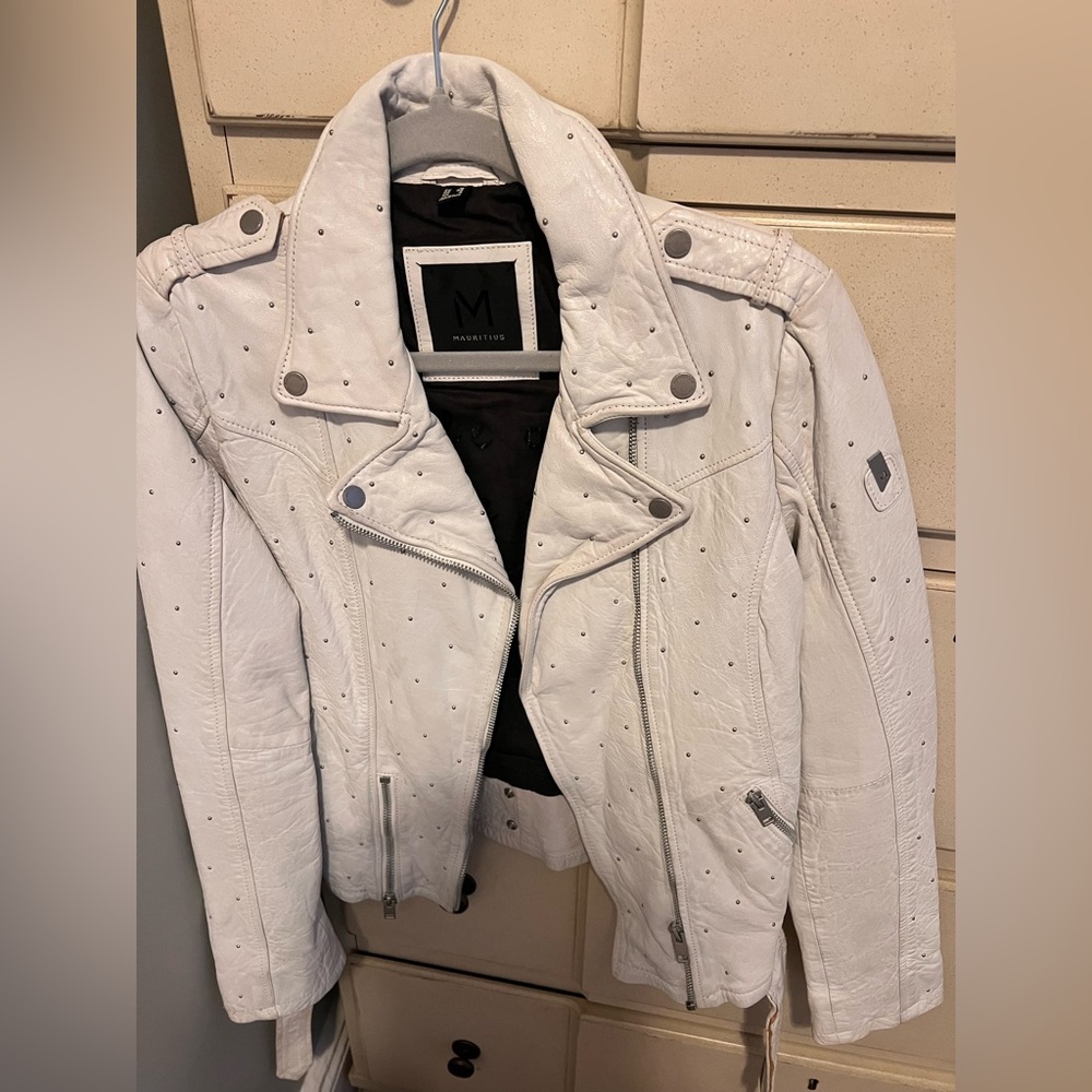 Mauritius leather jacket with small silver studs